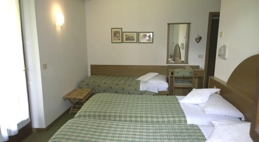 La Felce Bed & Breakfast Carisolo Habitación foto