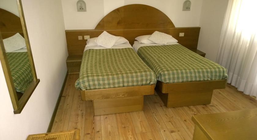 La Felce Bed & Breakfast Carisolo Habitación foto
