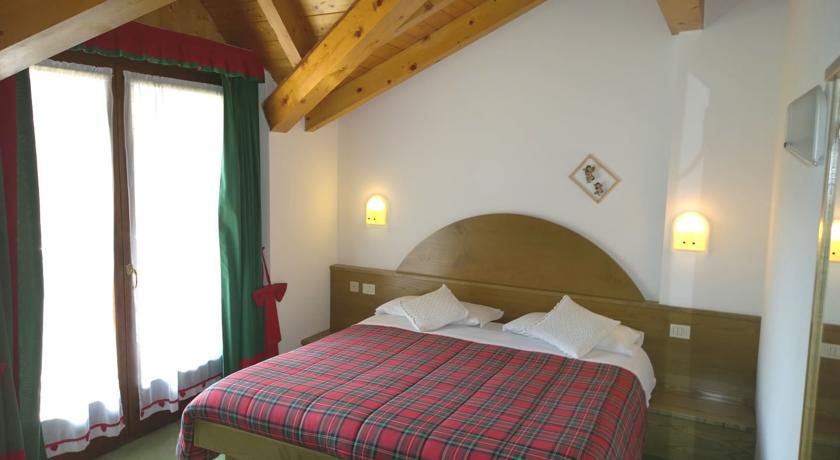La Felce Bed & Breakfast Carisolo Habitación foto