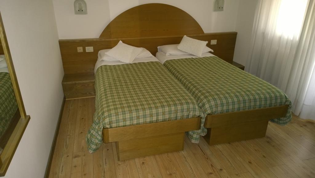 La Felce Bed & Breakfast Carisolo Habitación foto