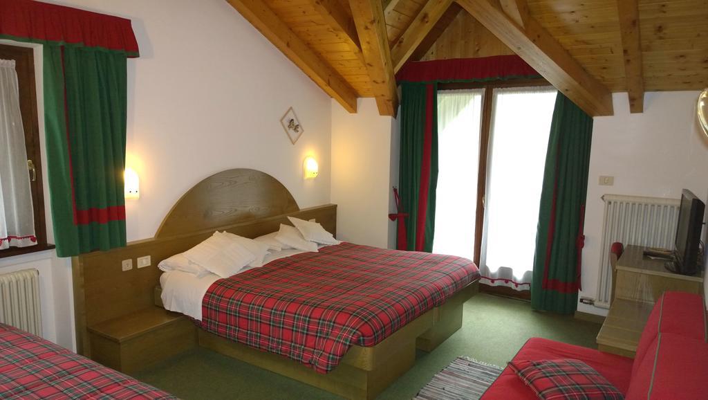La Felce Bed & Breakfast Carisolo Habitación foto